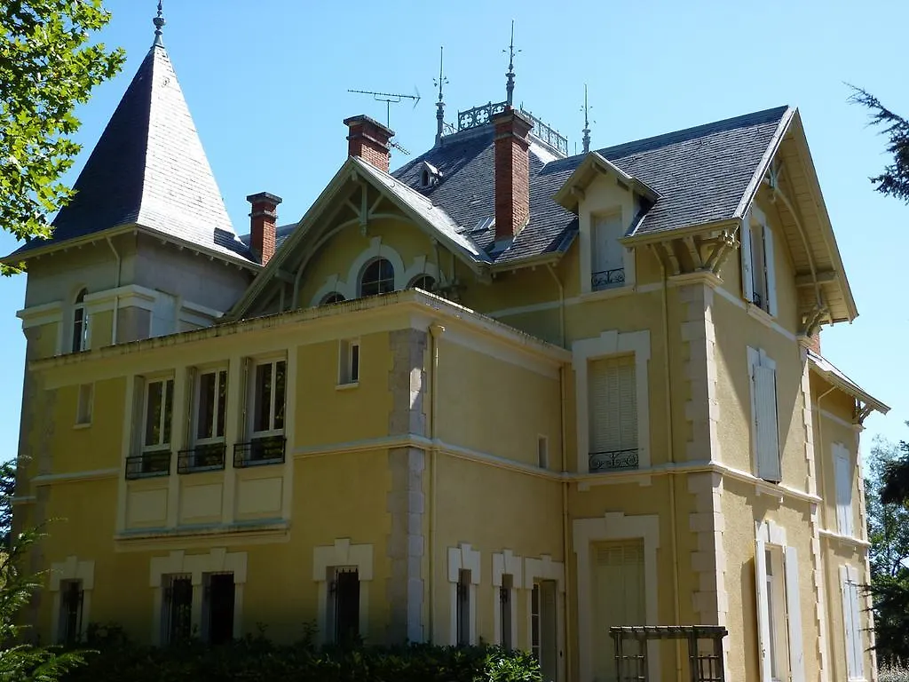 B&B Le Domaine Des Soyeux Saint-Julien-Molin-Molette 3*,  France